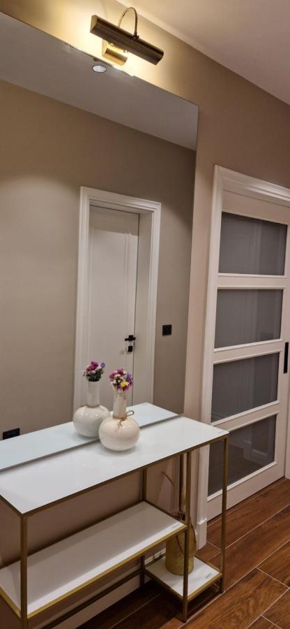 Central Deluxe Apartment Tirana Exteriör bild