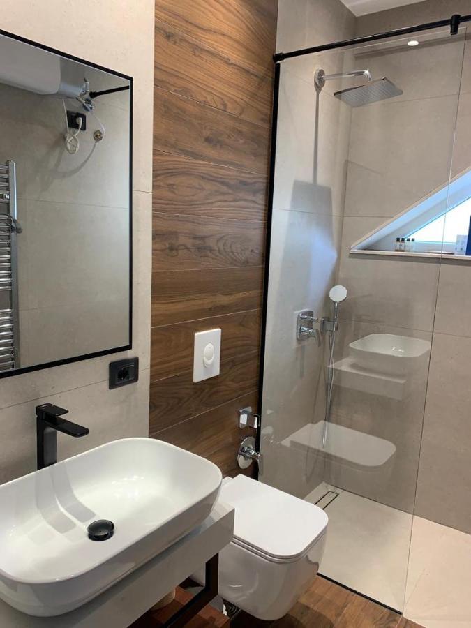 Central Deluxe Apartment Tirana Exteriör bild