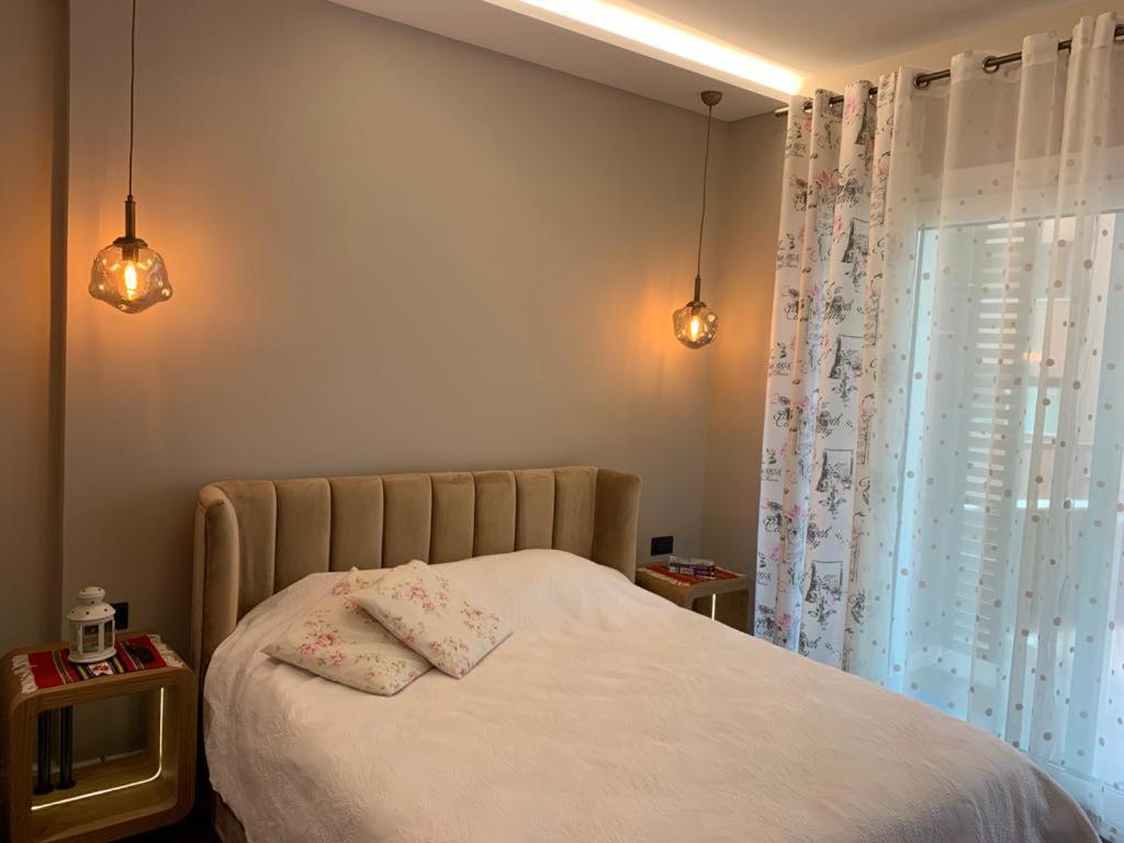 Central Deluxe Apartment Tirana Exteriör bild