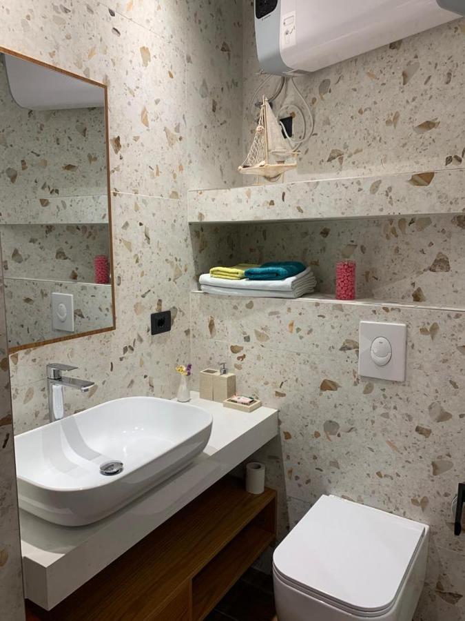 Central Deluxe Apartment Tirana Exteriör bild