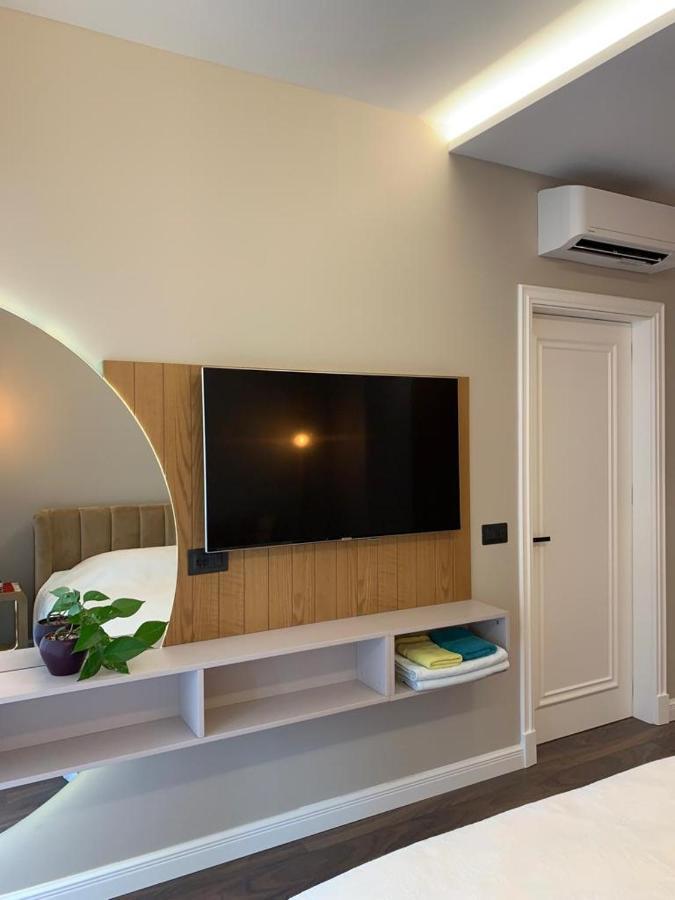 Central Deluxe Apartment Tirana Exteriör bild