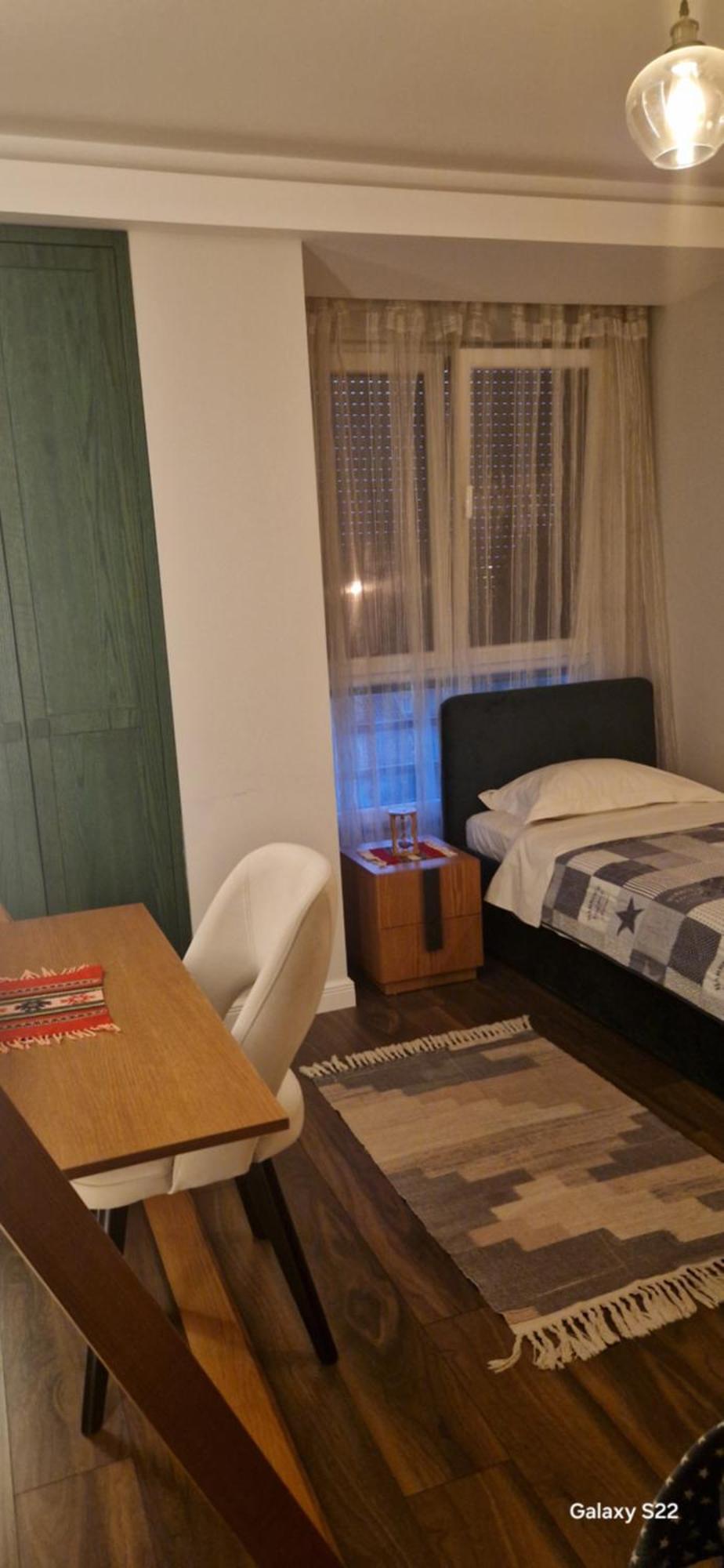 Central Deluxe Apartment Tirana Exteriör bild